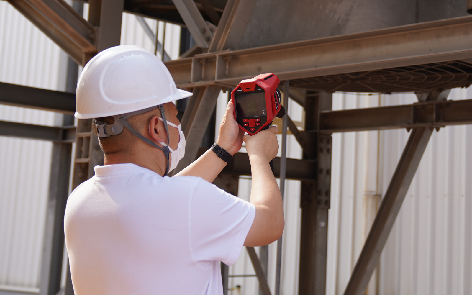 FOTRIC 340+热像仪进行石化设备维护